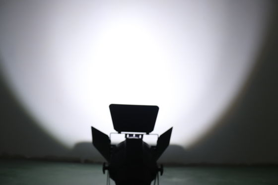 60HZ Zoom Lampu kepala bergerak